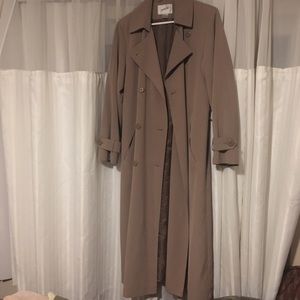 ⚠️ ON HOLD DO NOT PURCHASE Long beige trench coat